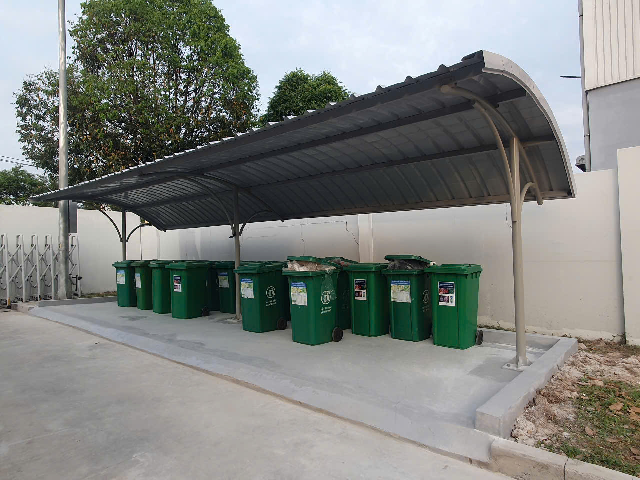 Dịch Vụ Lợp Mái Tôn Quận 11 Uy Tín – Báo Giá Mới Nhất 2025 3 Thi công lắp đặt mái tôn mới tại quận 11