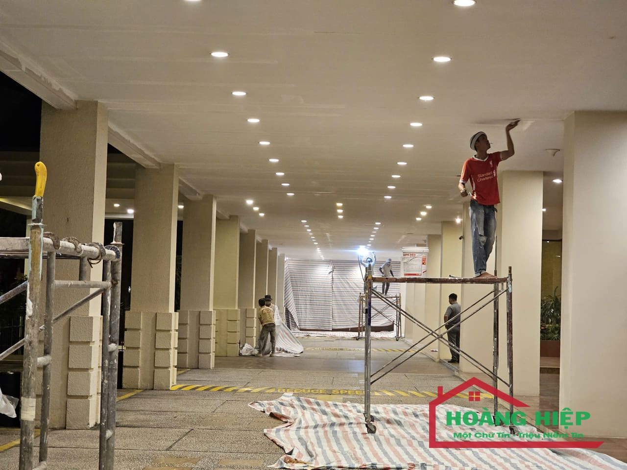 Thi Công Vách Ngăn Thạch Cao Quận 1 - Uy Tín, Chuyên Nghiệp, Giá Tốt 2 Vách thạch cao là vật liệu được yêu thích trong xây dựng