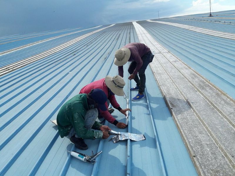 Báo Giá Thợ Chống Dột Mái Tôn Tại Quận 3 1 Thuê thợ chống dột mái tôn quận 3