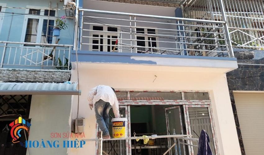 Dịch vụ sơn nhà trọn gói giá rẻ tại Hóc Môn